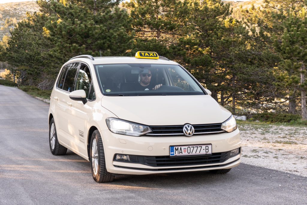 local taxi makarska